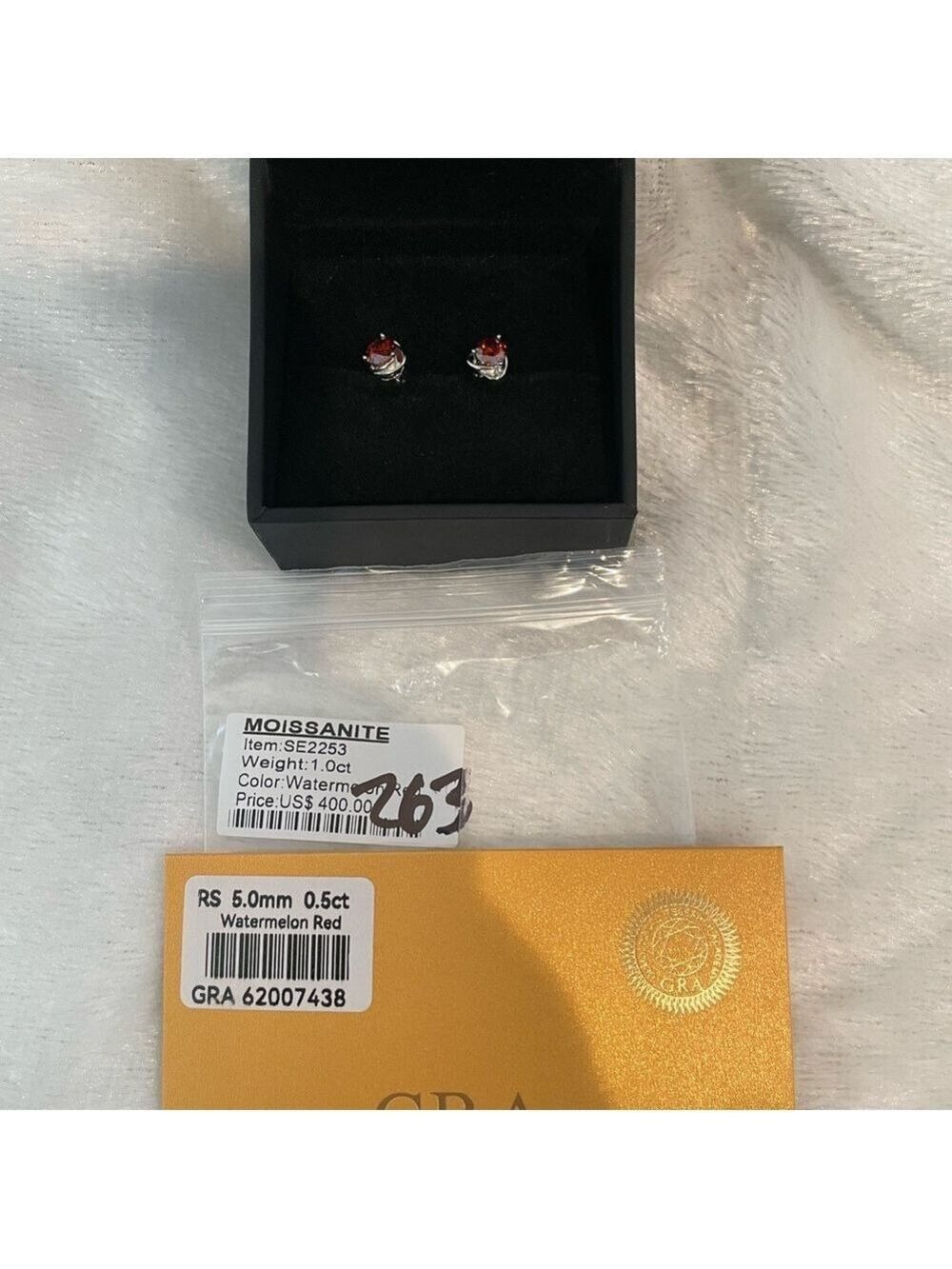Watermelon red Moissanite earrings 1.0ct 5.0mm - Picture 4 of 4